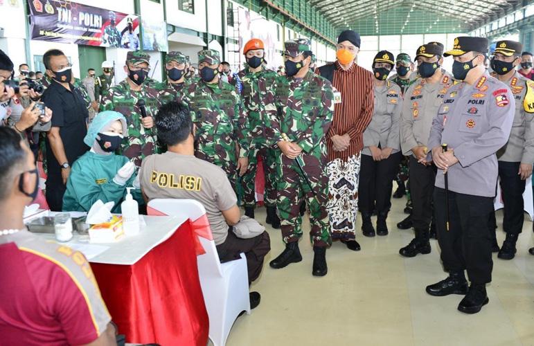 Persiapan Mudik Lebaran, Panglima TNI dan Kapolri Cek Vaksinasi Personel TNI-Polri di Semarang