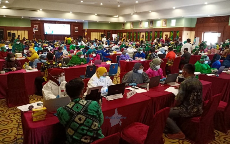 Ribuan Pegawai di Lingkup Pemprov Kalsel divaksinasi Covid-19