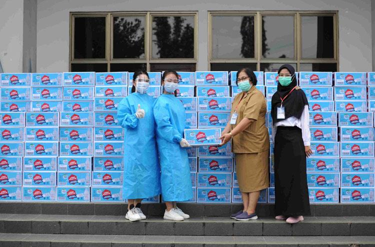 Dukung Vaksinasi Covid-19 di DIY, Le Minerale Bagikan 13.000 Botol Air Mineral