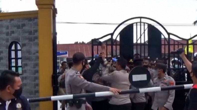 Anak Buahnya Pukul Wartawan, Kapolres Kendari Minta Maaf