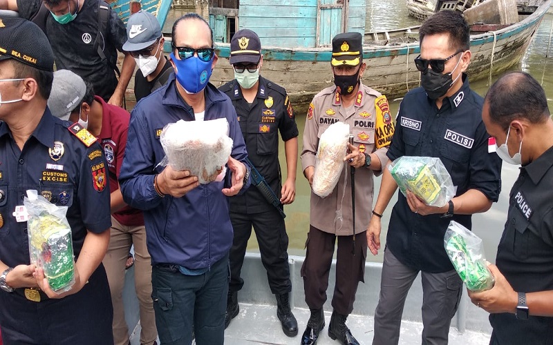 BNN Gagalkan Penyelundupan Puluhan Kg Sabu dan Pil Ekstasi, 8 Orang Ditangkap