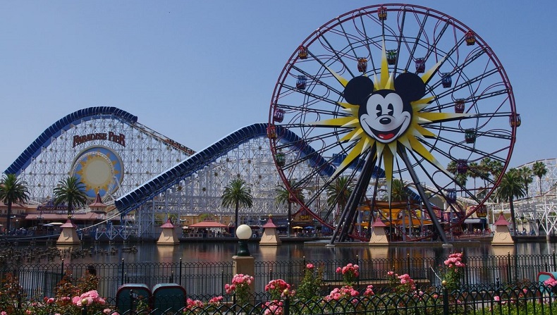Taman Bermain di California Selatan Dibuka, Pengunjung Dilarang Teriak saat Naik Rollercoaster