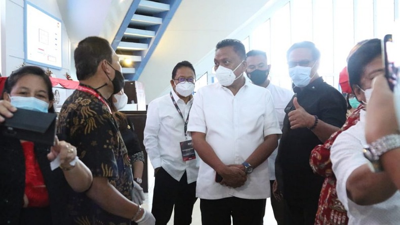 title 900 Tenaga Pendidik  Unima di Minahasa Divaksin Covid-19 900 Tenaga Pendidik  Unima di Minahasa Divaksin Covid-19