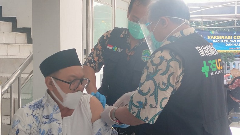 Legislator dan Staf DPRD Majalengka Divaksin, 18 Tidak Hadir