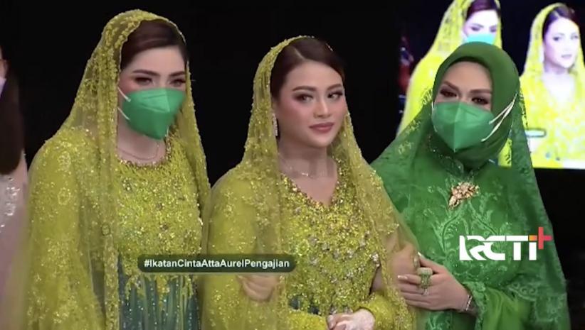 Ashanty dan Krisdayanti Kompak Gandeng Aurel Hermansyah di Acara Pengajian