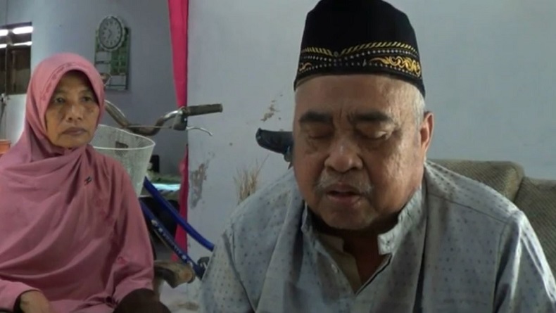title Bersuara Merdu, Kakek Penyandang Tunanetra di Banyuwangi Jadi Muazin Masjid Bersuara Merdu, Kakek Penyandang Tunanetra di Banyuwangi Jadi Muazin Masjid