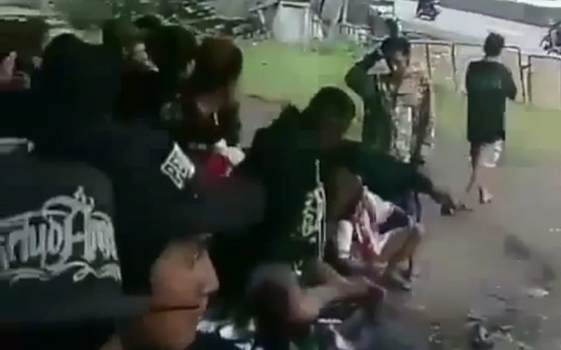 title Viral Video Bonek Datang ke Stadion Si Jalak Harupat, Polresta Bandung Cek Lokasi Viral Video Bonek Datang ke Stadion Si Jalak Harupat, Polresta Bandung Cek Lokasi