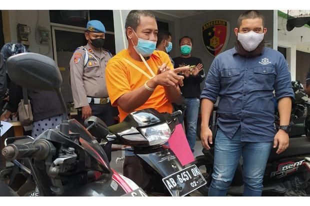 Pura-Pura Jadi Ojol, Lelaki Ini Gasak Motor Paman Sendiri di Parkiran Masjid
