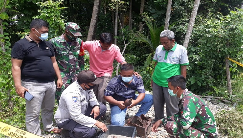 Ratakan Tanah, Warga Aceh Besar Kaget Temukan Kotak Besi Berisi Mortir Aktif