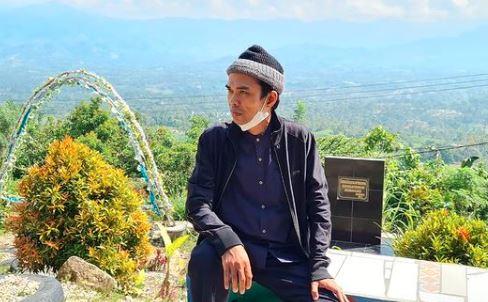 Cerita Ustaz Abdul Somad Ziarah ke Makam Syekh Sulaiman Tarigan, Penyebar Agama Islam di Tanah Karo