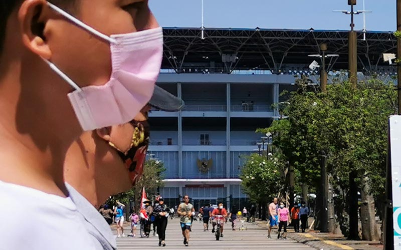 Kembali Dibuka, Warga Antusias Berolahraga di Kawasan Gelora Bung Karno - Bagian 1