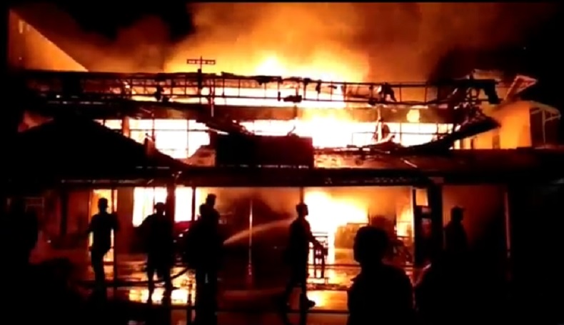 Kebakaran di Mempawah, Deretan Ruko Depan Terminal Ludes Terbakar