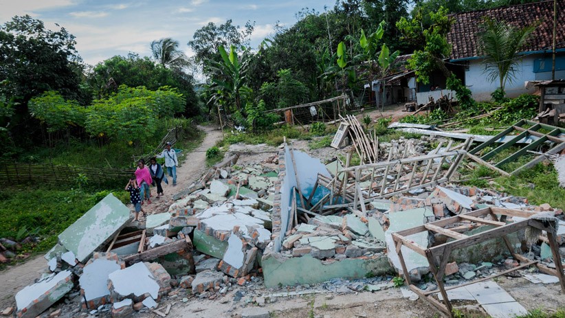 Korban Tanah Bergerak di Desa Sukamanik Lebak Menunggu Direlokasi ke Tempat Aman - Bagian 1