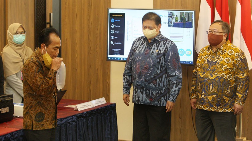 Menko Perekonomian Airlangga Hartarto Apresiasi GeNose Buatan Dalam Negeri - Bagian 3