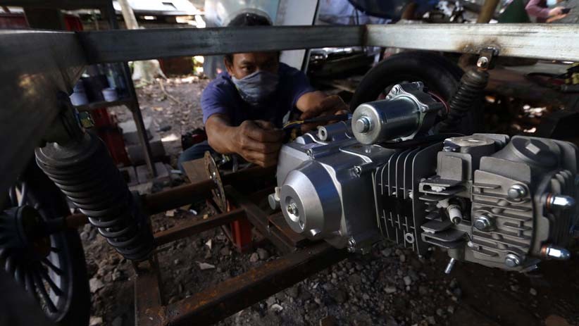 Bengkel Modifikasi Ini Buat Replika Mobil Kuno Memiliki Mesin ATV  - Bagian 4