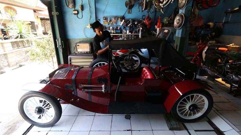 Bengkel Modifikasi Ini Buat Replika Mobil Kuno Memiliki Mesin ATV  - Bagian 1