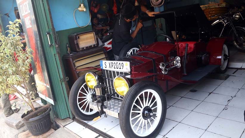 Bengkel Modifikasi Ini Buat Replika Mobil Kuno Memiliki Mesin ATV  - Bagian 2