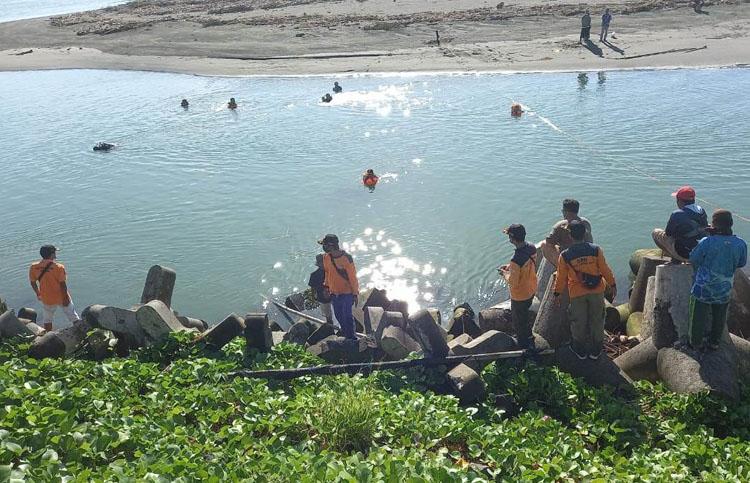 4 SRU Lanjutkan Pencarian Korban Tenggelam di Muara Sungai Serang 