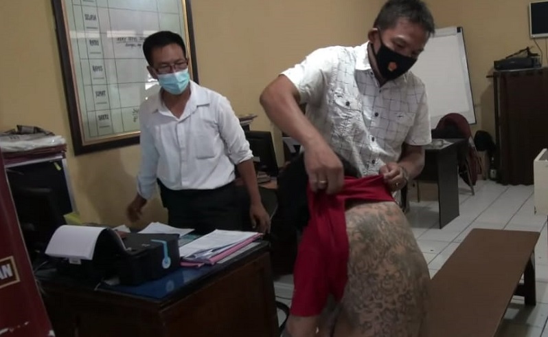 Gagal Curi HP, Preman Pasar di Sidoarjo Ini Babak Belur Dihajar Massa 