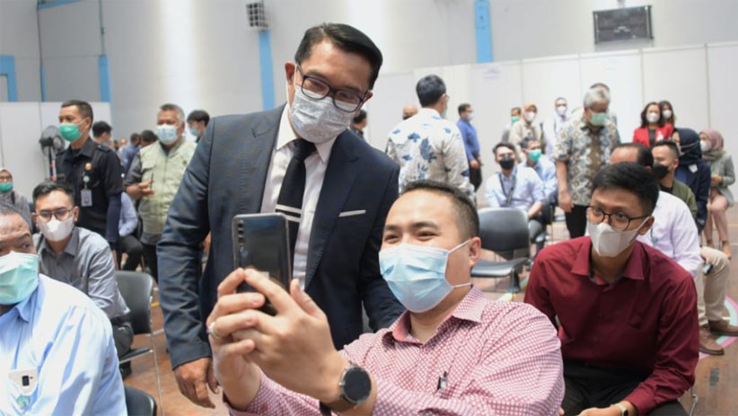 Gubernur Ridwan Kamil Tinjau Vaksinasi 3.300 Pegawai Bank - Bagian 4