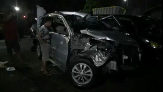  Kecelakaan Daihatsu Terios Ditabrak Tronton di Tol Cikampek, 1 Tewas, 5 Luka-Luka