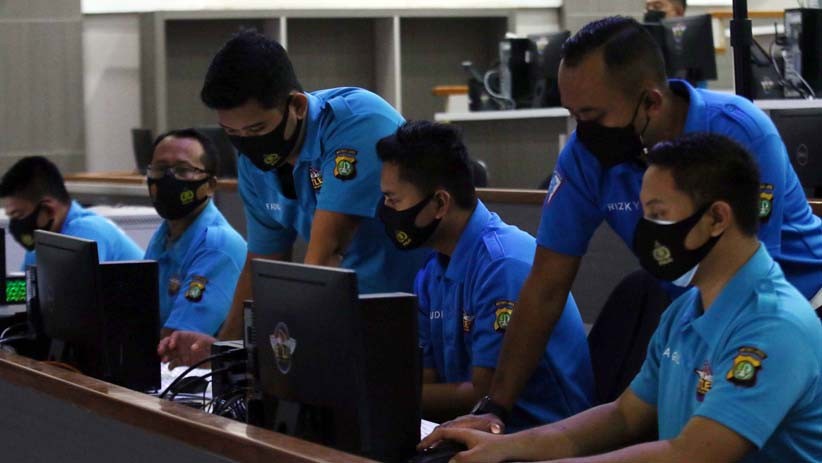 Tilang Elektronik Resmi Berlaku, Petugas TMC Pantau Pelanggar dengan Kamera ETLE - Bagian 4