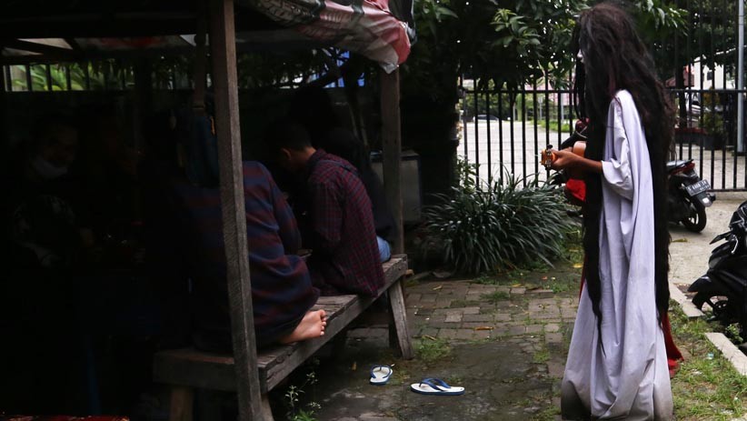 Penampakan 3 Hantu Hampiri Warga Sedang Makan di Surabaya, Pedagang Ketakutan - Bagian 4