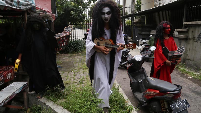 Penampakan 3 Hantu Hampiri Warga Sedang Makan di Surabaya, Pedagang Ketakutan - Bagian 1