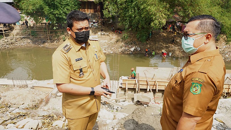 Bobby Perintahkan Setop Pembangunan Bronjong Perumahan di Medan karena Persempit Sungai Deli