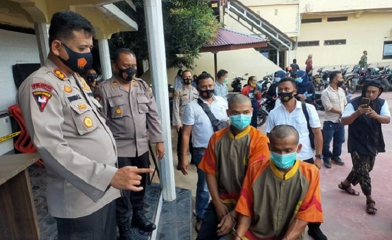 title 2 Pelaku Pelemparan Batu ke Truk yang Viral Dibotaki dan Terancam 5 Tahun Penjara 2 Pelaku Pelemparan Batu ke Truk yang Viral Dibotaki dan Terancam 5 Tahun Penjara