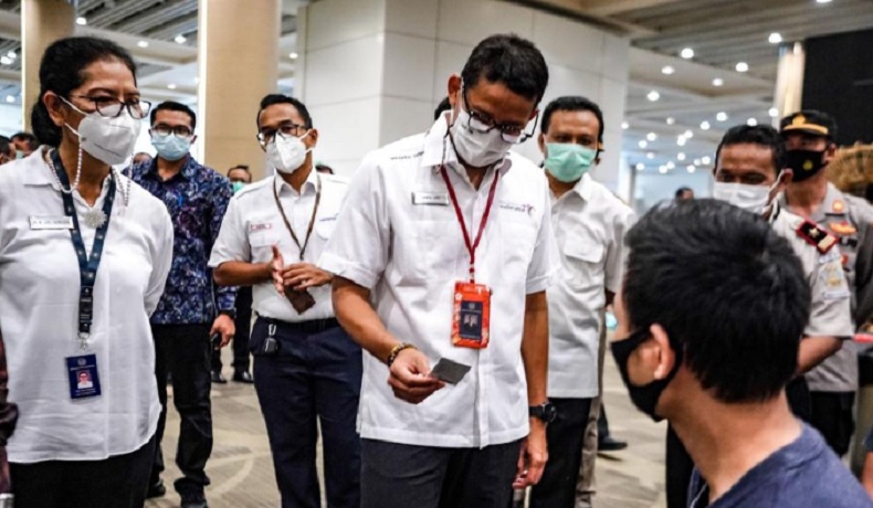 Menparekraf Sandiaga Uno Penerbangan Internasional Di Bali Dibuka Melalui Simulasi Bagian 1<script async src=