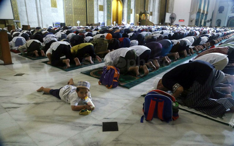 Masih Pandemi, Sholat Tarawih di Masjid Bisa Bergiliran