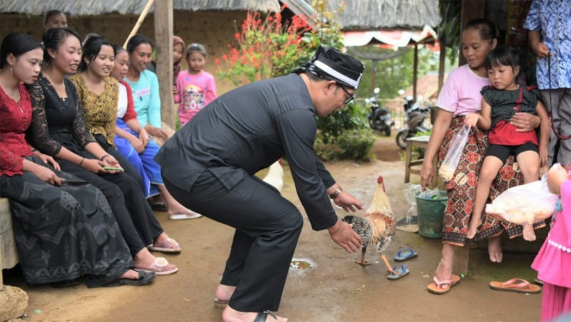 Blusukan Serap Aspirasi, Ridwan Kamil Naik Motor Temui Warga Kampung Adat Ciptagelar - Bagian 5