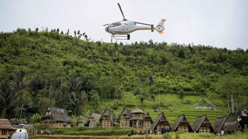 Blusukan Serap Aspirasi, Ridwan Kamil Naik Motor Temui Warga Kampung Adat Ciptagelar - Bagian 8