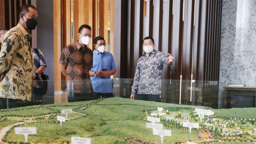 Hary Tanoesoedibjo Ajak John Riady Kunjungi Fasilitas MNC Group - Bagian 1