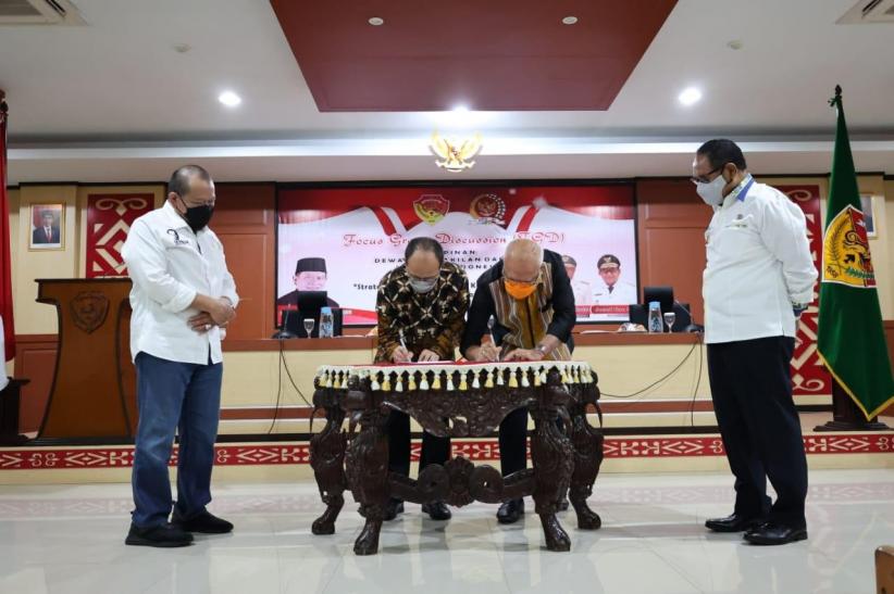 title Wagub NTT Minta Jangan Impor Garam, Ketua DPD La Nyalla: Suplay Chain Manajemen Harus Ditata Wagub NTT Minta Jangan Impor Garam, Ketua DPD La Nyalla: Suplay Chain Manajemen Harus Ditata