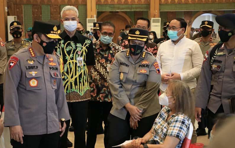 Kapolri Jenderal Listyo Sigit Acungi Jempol Program Vaksinasi di Jateng