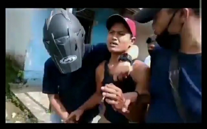 Viral Pria Menantang Polwan Berkelahi, Lesu Setelah Ditangkap