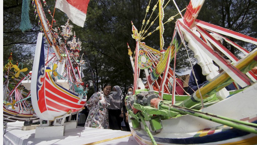 Nelayan Banyuwangi Pamer Miniatur Kapal Slerek - Bagian 2