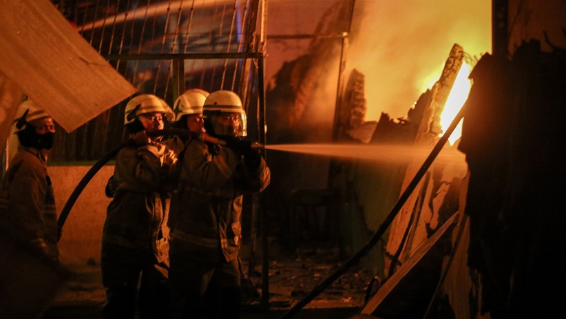 Pabrik Cat Ludes Terbakar di Cikupa, 11 Mobil Pemadam Dikerahkan - Bagian 2