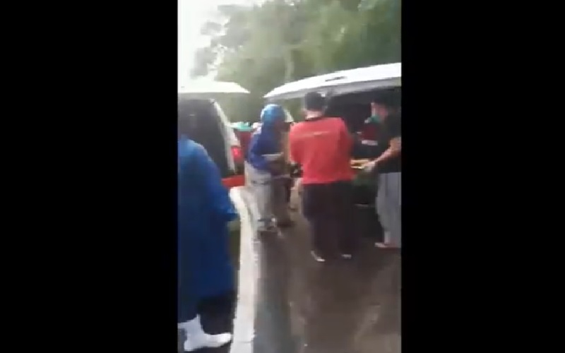 title Ambulans Tabrak Motor, Pasien Rujukan Tewas di Lokasi Kejadian Ambulans Tabrak Motor, Pasien Rujukan Tewas di Lokasi Kejadian