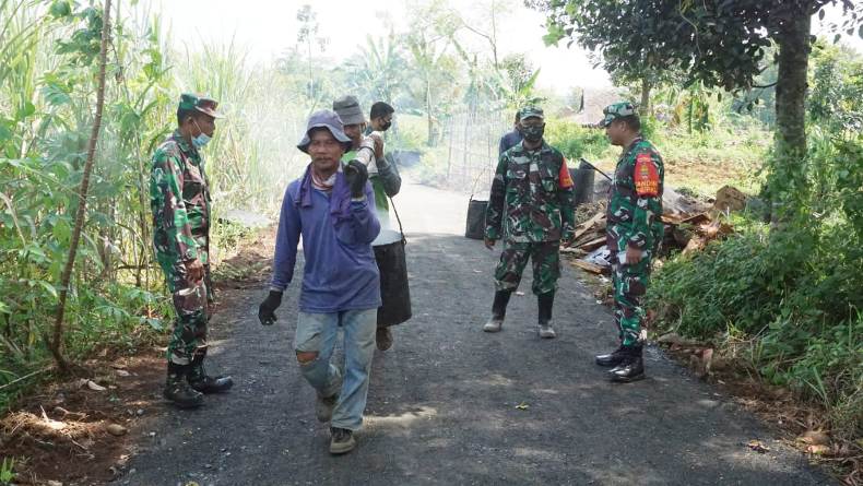 Cek Pelaksanaan TMMD, Dandim Pekalongan Apresiasi Keterlibatan Masyarakat