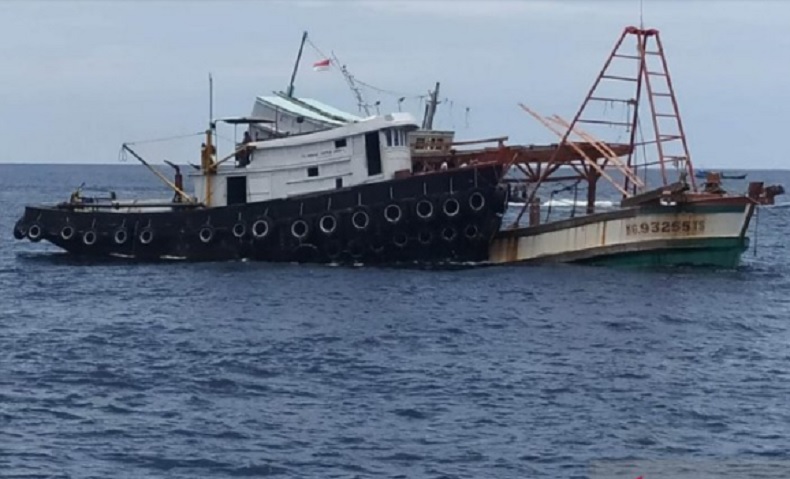 Empat Kapal Pencuri Ikan Asal Vietnam Ditenggelamkan di Perairan Kalbar