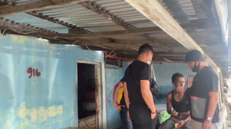 Penjual Sabu di Padang Santai Sambil Makan Kuaci meski Digerebek Polisi