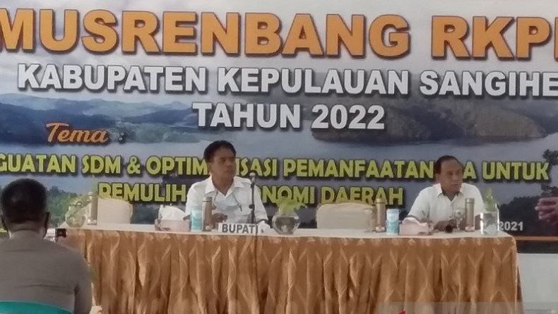 Bupati Sangihe Minta Pejabat Melayani Warga dengan Tulus 