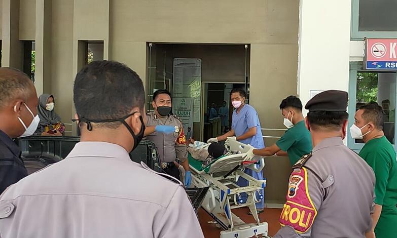 Rembang Gempar, Remaja sambil Pegang Sabun Tergeletak di Kamar Mandi Wanita SPBU