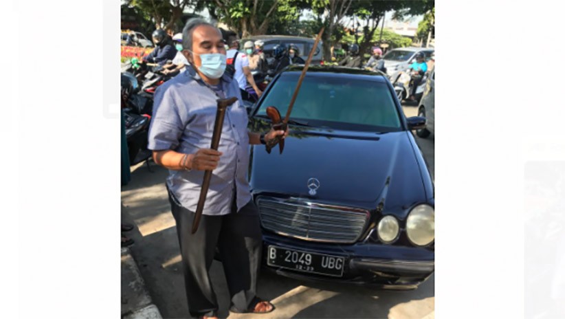 Sopir Pengacara Habib Rizieq Bawa Pedang dan Badik ke PN Jakarta Timur - Bagian 2