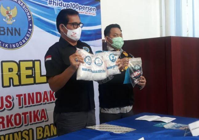 Kurir Narkoba Selundupkan Sabu di Celana Dalam Ditangkap BNNP Banten