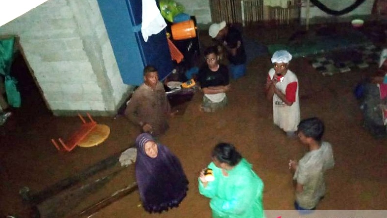 Curah Hujan Tinggi, Banjir 1,5 Meter Rendam Wilayah Gorontalo Utara