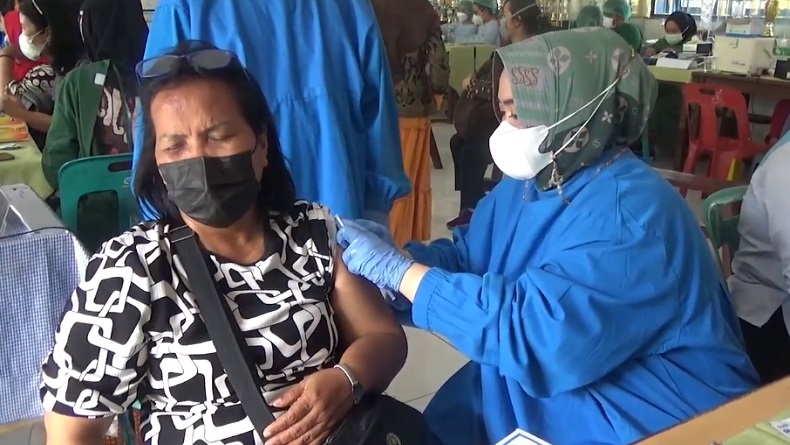 Guru dan Tenaga Pendidikan di Kota Medan Divaksin Covid-19